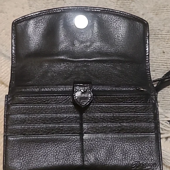 Brighton Vintage Pebble Leather Crossbody Bag with Heart Lock. Coin Resedue - Picture 6 of 8